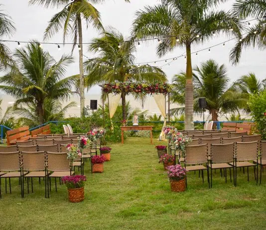Qui devrait accompagner la mariée à la mairie ?