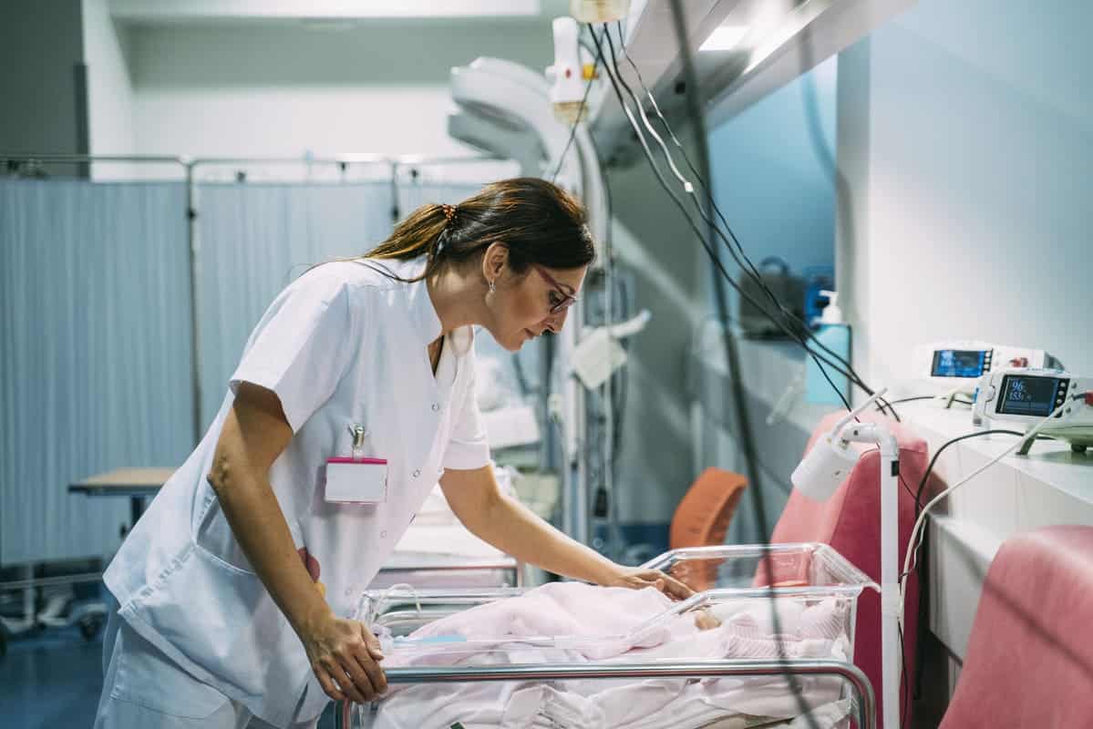 Se faire embaucher comme agent hospitalier : où trouver des offres ?